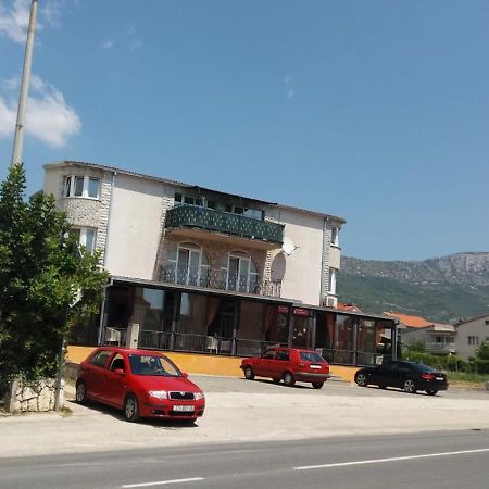 Apartman Julienne Kaštela Esterno foto