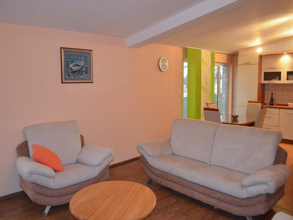 Apartman Julienne Kaštela Esterno foto
