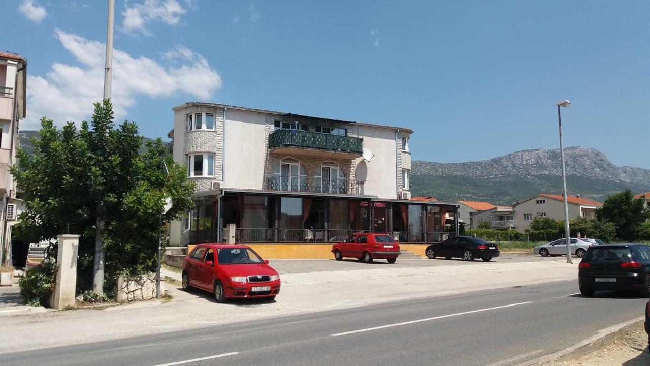 Apartman Julienne Kaštela Esterno foto